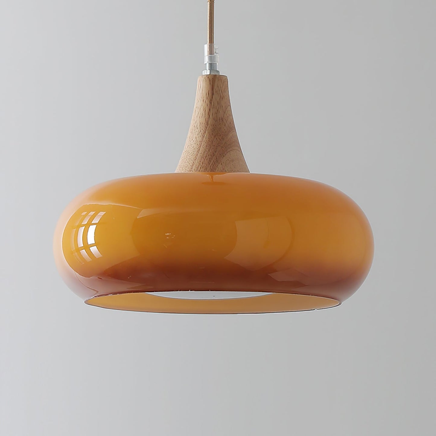 Moderne Pendelleuchte im skandinavischen Stil
