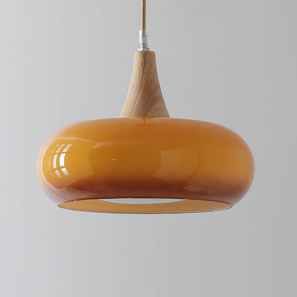 Moderne Pendelleuchte im skandinavischen Stil