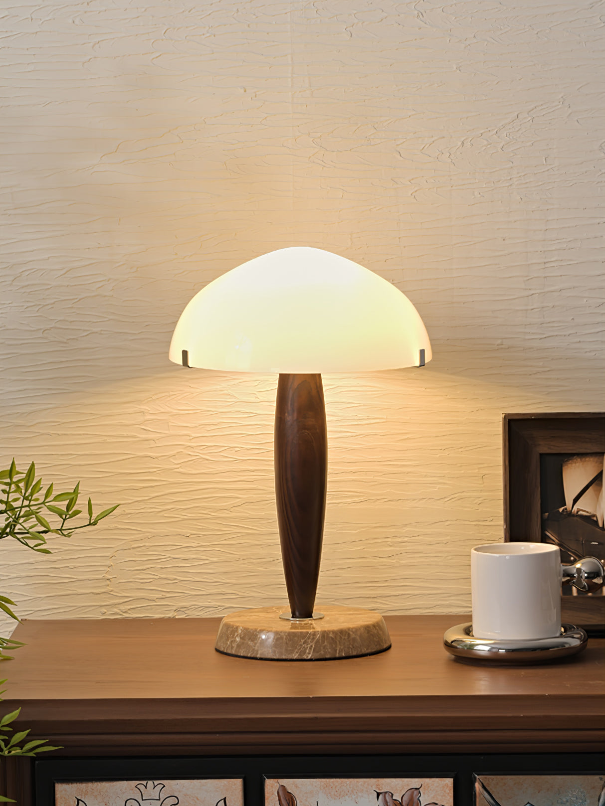 HermanLeuchte: Tischlampe mit Glas, dunklem Walnussholz und Marmorelementen