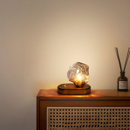 Frostleuchten: Glas-Tischlampe mit eisiger Struktur
