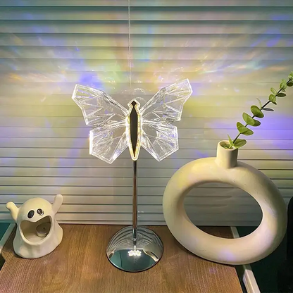 Kristallflügel: Schmetterlingsförmige Kristall-Tischlampe