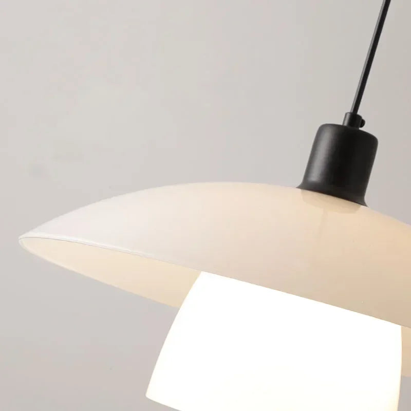 KairoGlühen: Minimalistische Pendelleuchte mit japanischer Ästhetik
