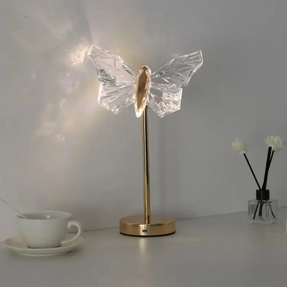 Kristallflügel: Schmetterlingsförmige Kristall-Tischlampe