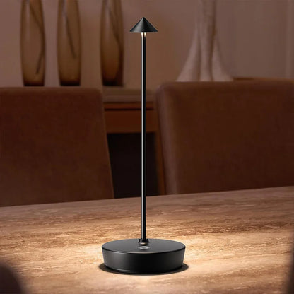 LumisBogen: Kabellose LED-Tischlampe mit Minimalistischem Stil