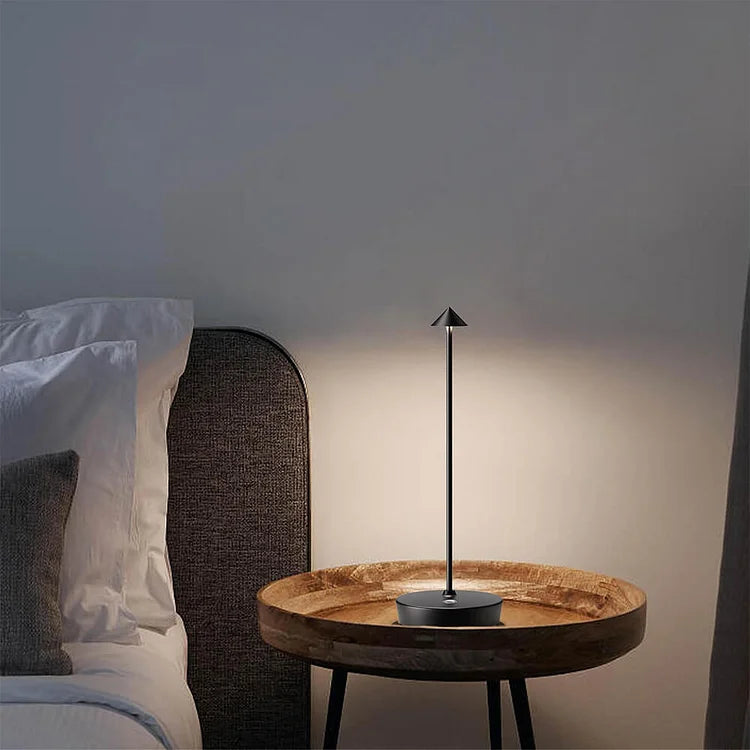 LumisBogen: Kabellose LED-Tischlampe mit Minimalistischem Stil