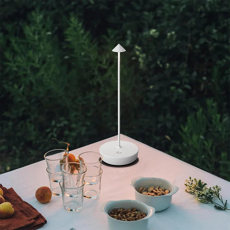 LumisBogen: Kabellose LED-Tischlampe mit Minimalistischem Stil