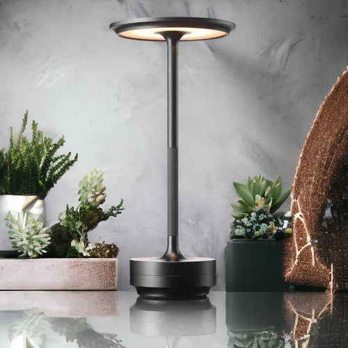 SolarisWappen: Moderne LED-Tischleuchte mit Strahlendem Glanz