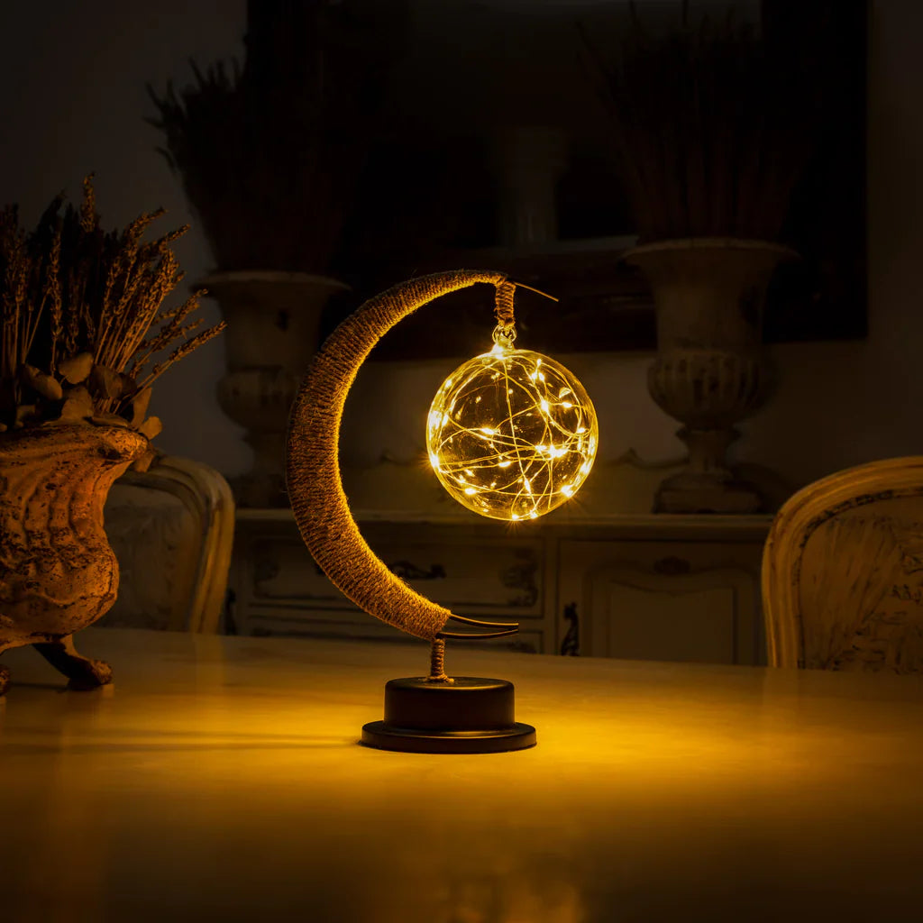 LunarBlüte: Mondlampe mit zarten Blüten und Sanftem Leuchten
