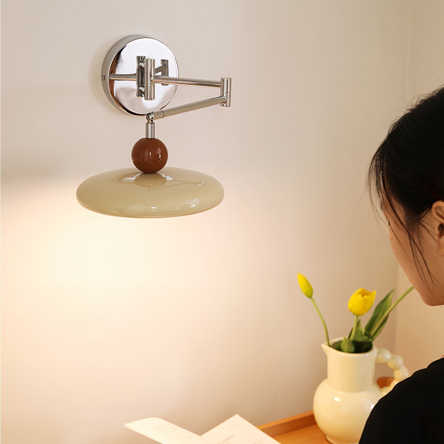 SchwenkLicht: Verstellbare Wandleuchte mit Schwenkarm