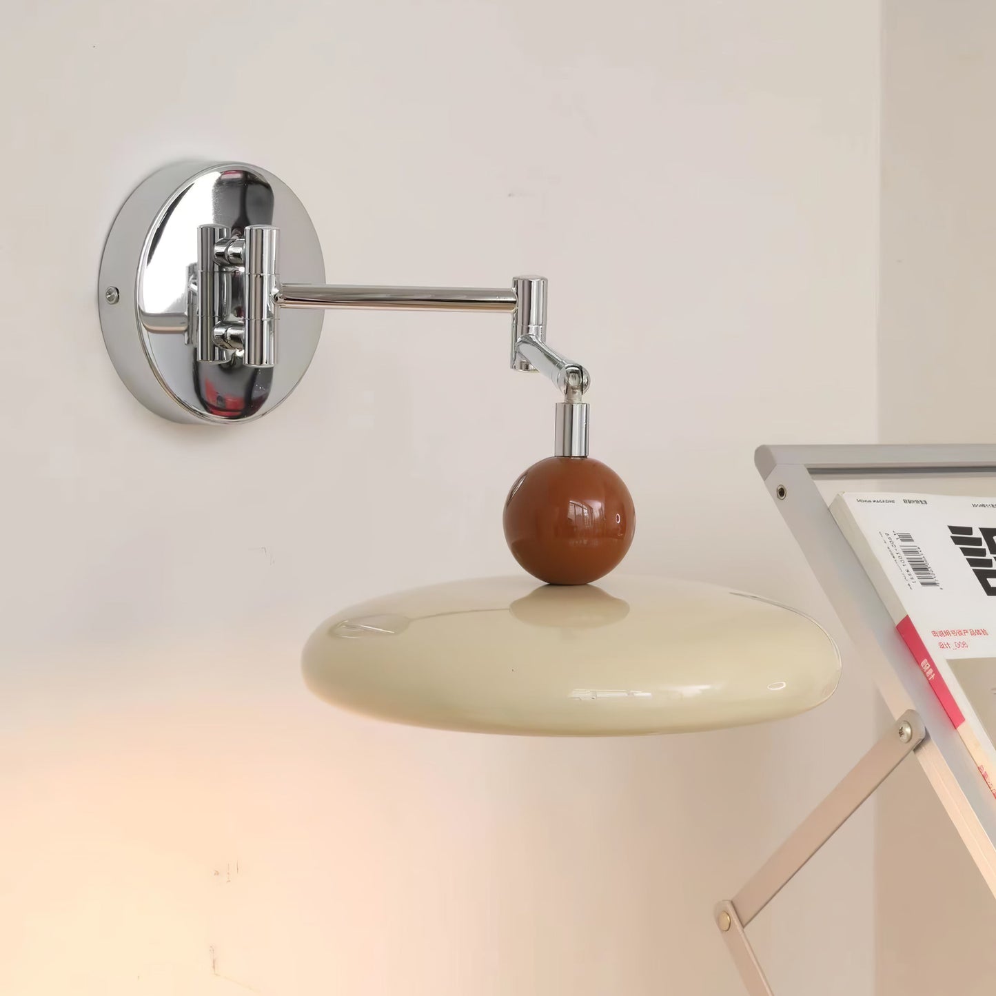 SchwenkLicht: Verstellbare Wandleuchte mit Schwenkarm