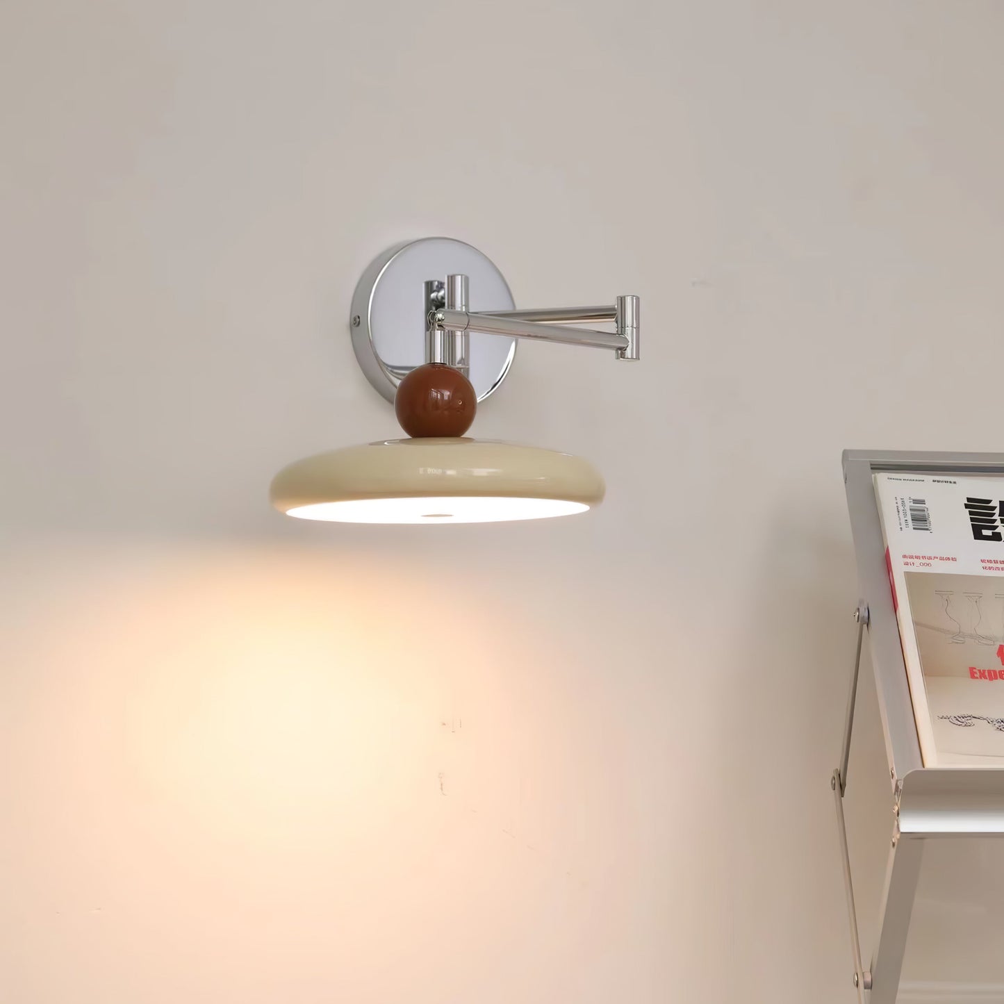 SchwenkLicht: Verstellbare Wandleuchte mit Schwenkarm