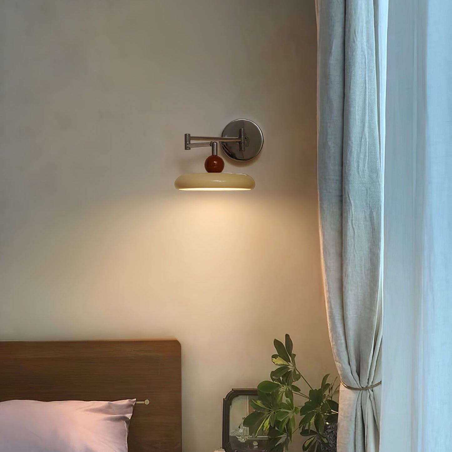 SchwenkLicht: Verstellbare Wandleuchte mit Schwenkarm
