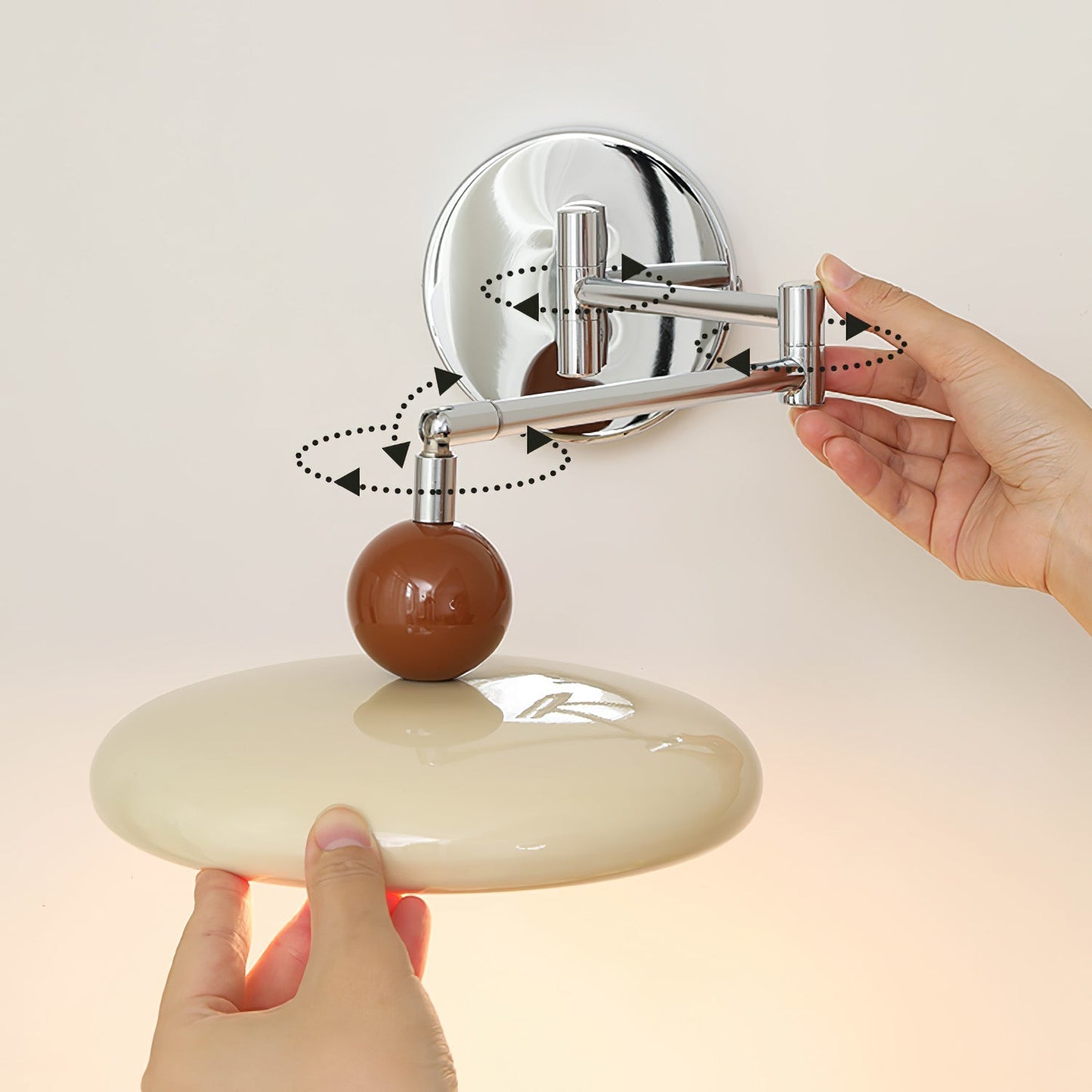 SchwenkLicht: Verstellbare Wandleuchte mit Schwenkarm