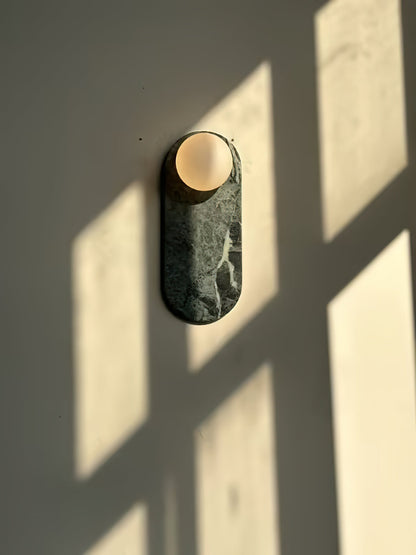 Minimalistische Wandleuchten In Pillenform