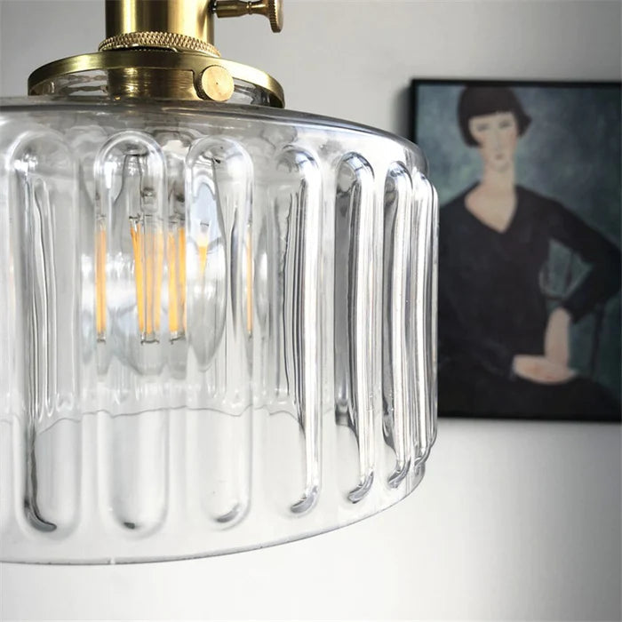 KristallAnhänger: Elegante Glas-Pendelleuchte mit zeitlosem Kristall-Entwurf