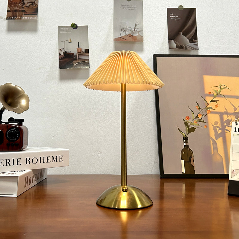 NordlichtSchein: Schnurlose Tischlampe mit natürlichem Charme