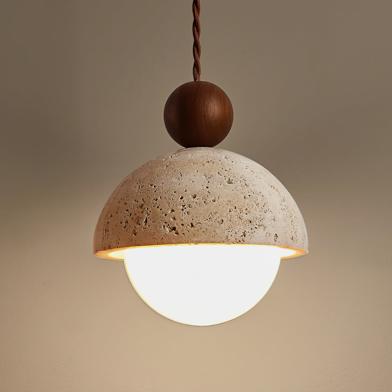 Moderne Pendelleuchte in Erdtönen