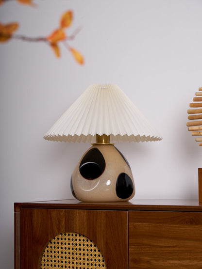 Tischlampe Mit Plissiertem Lampenschirm