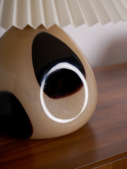 Tischlampe Mit Plissiertem Lampenschirm