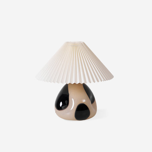 Tischlampe Mit Plissiertem Lampenschirm