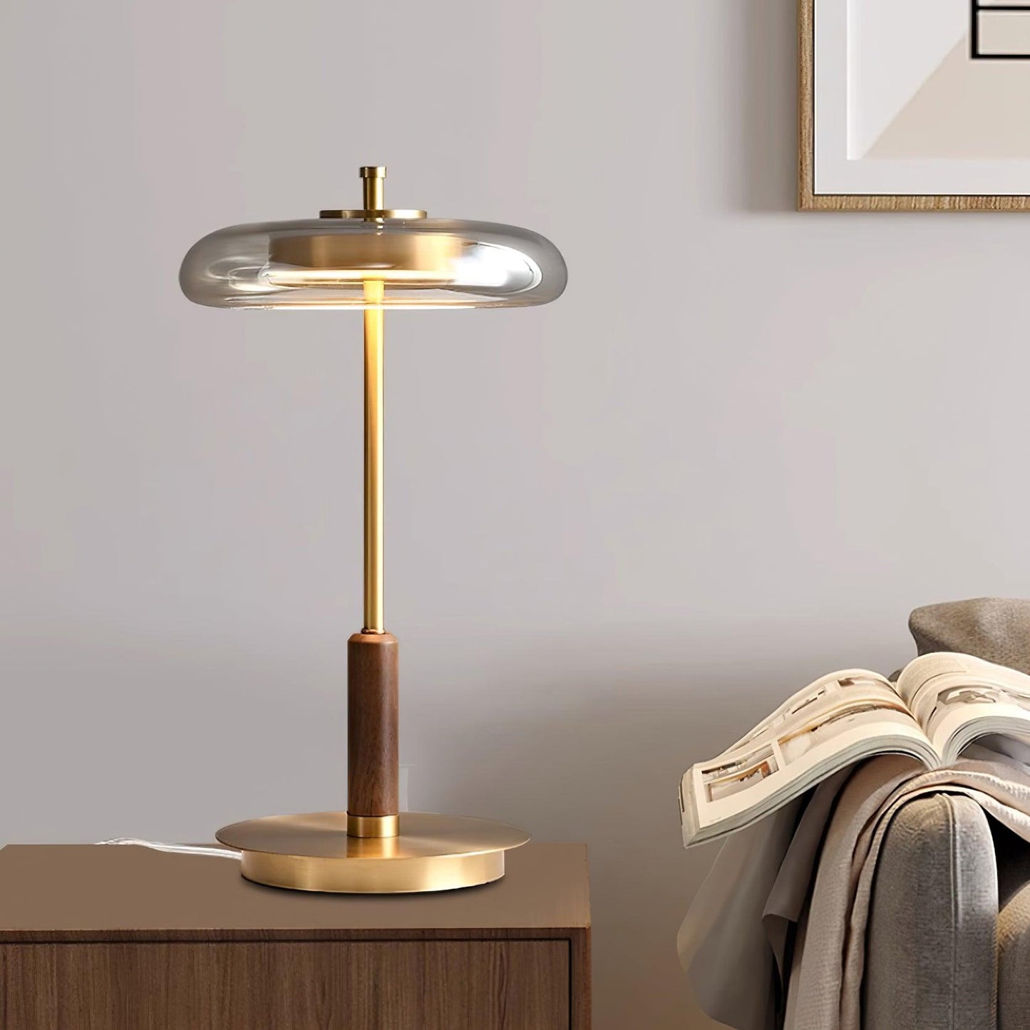 RondoLeuchte: Elegante Tischlampe mit integriertem LED-Licht