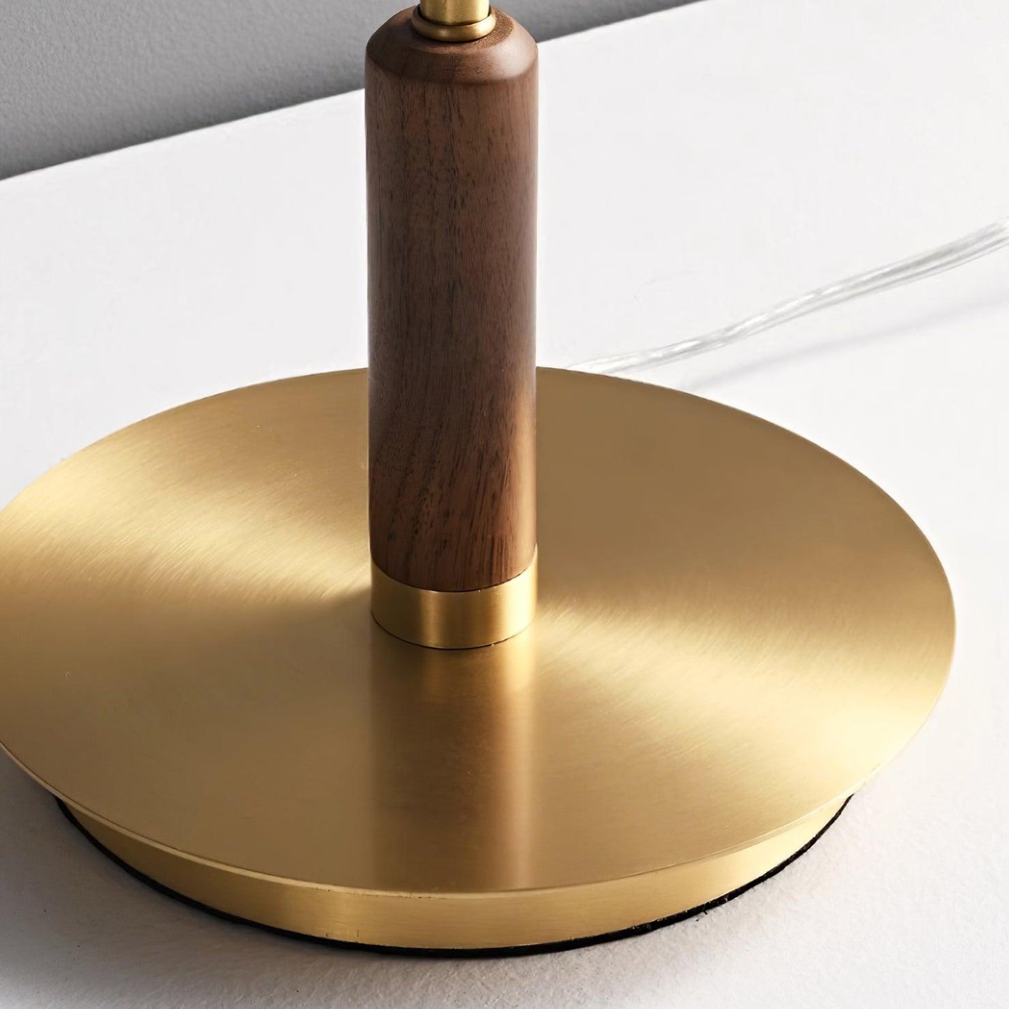 RondoLeuchte: Elegante Tischlampe mit integriertem LED-Licht