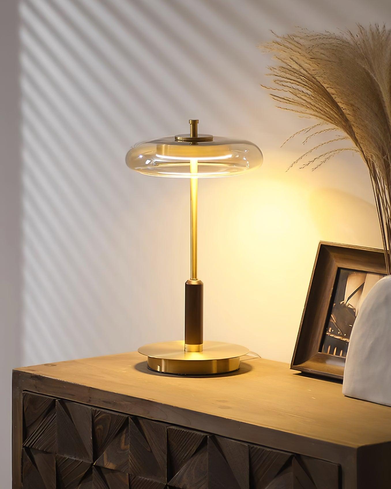 RondoLeuchte: Elegante Tischlampe mit integriertem LED-Licht