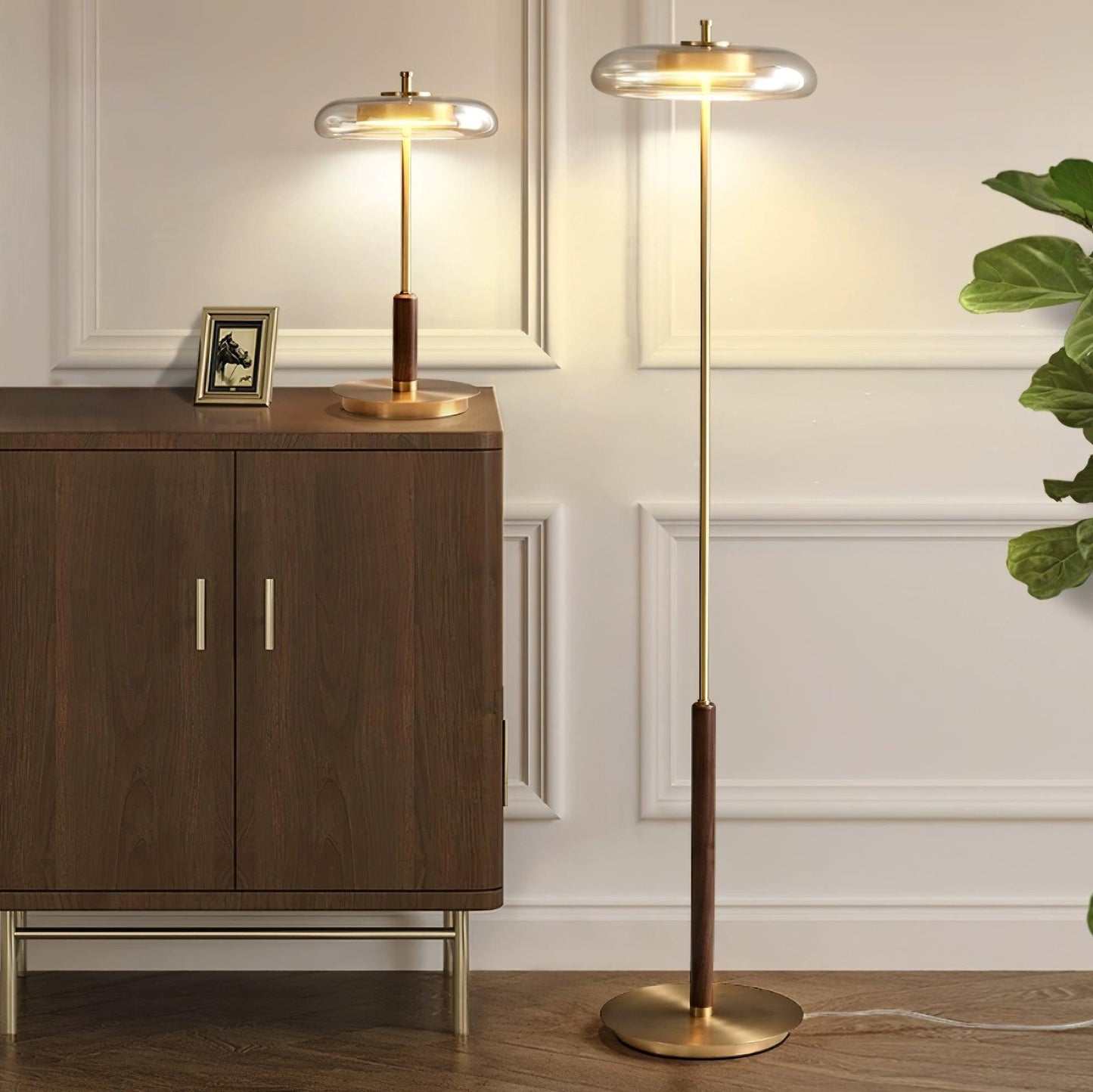 RondoLeuchte: Elegante Tischlampe mit integriertem LED-Licht