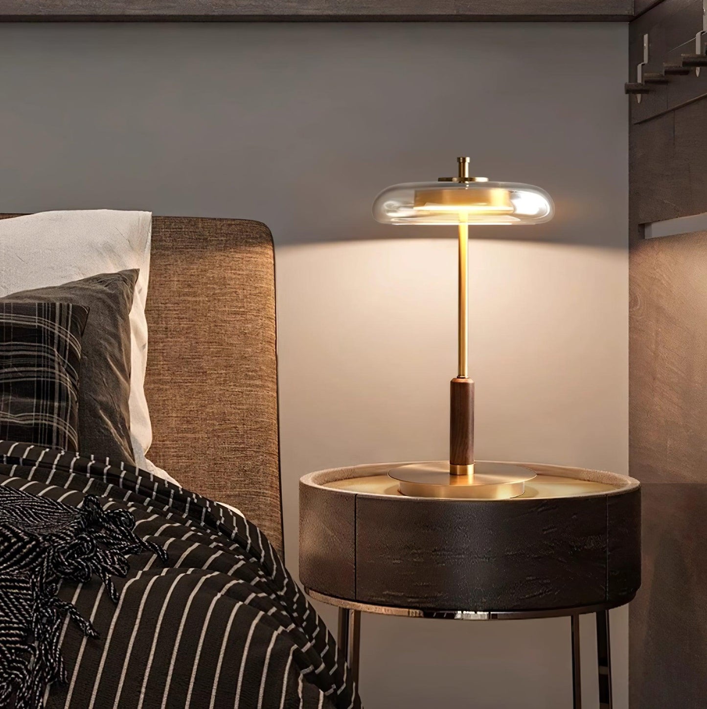 RondoLeuchte: Elegante Tischlampe mit integriertem LED-Licht