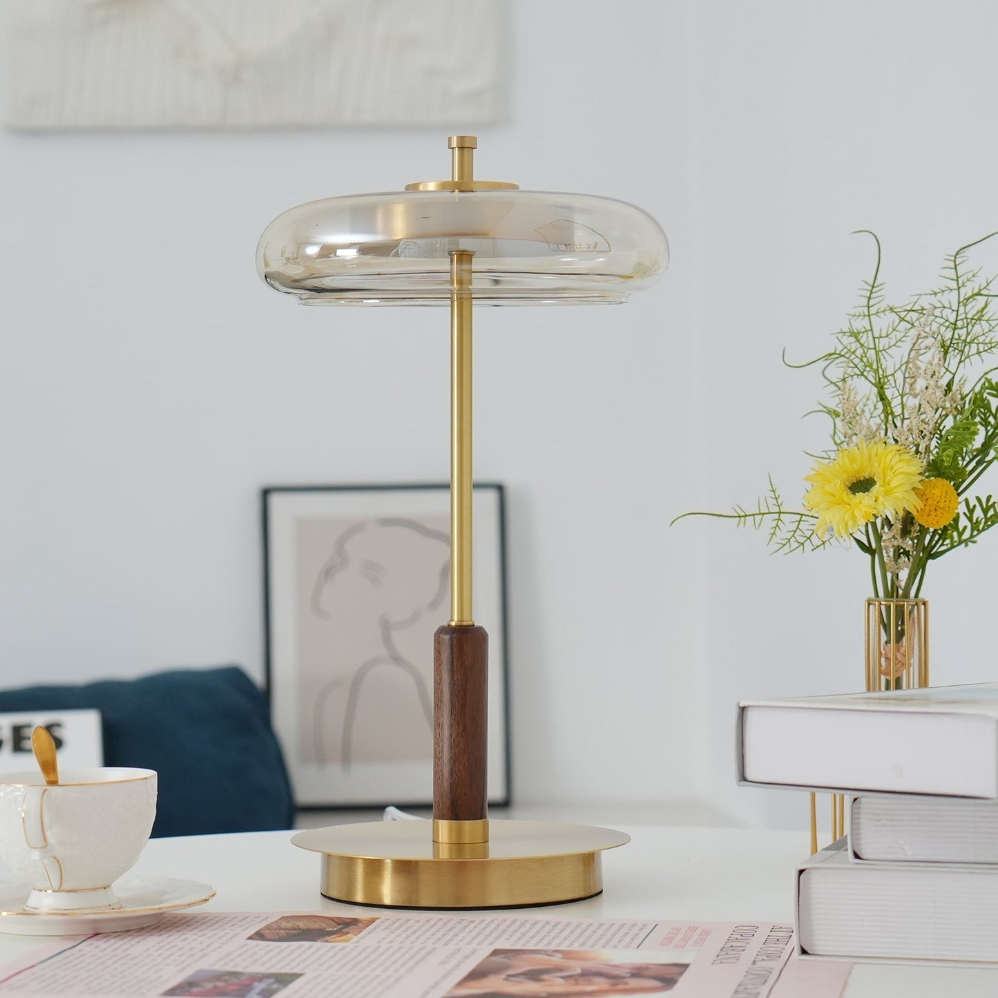 RondoLeuchte: Elegante Tischlampe mit integriertem LED-Licht