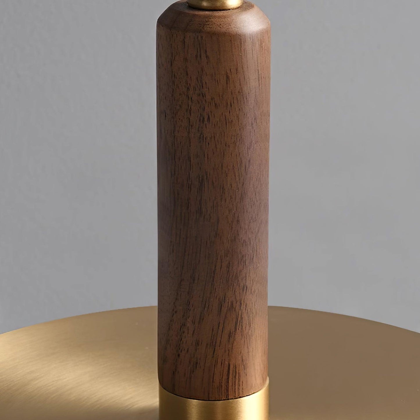 RondoLeuchte: Elegante Tischlampe mit integriertem LED-Licht