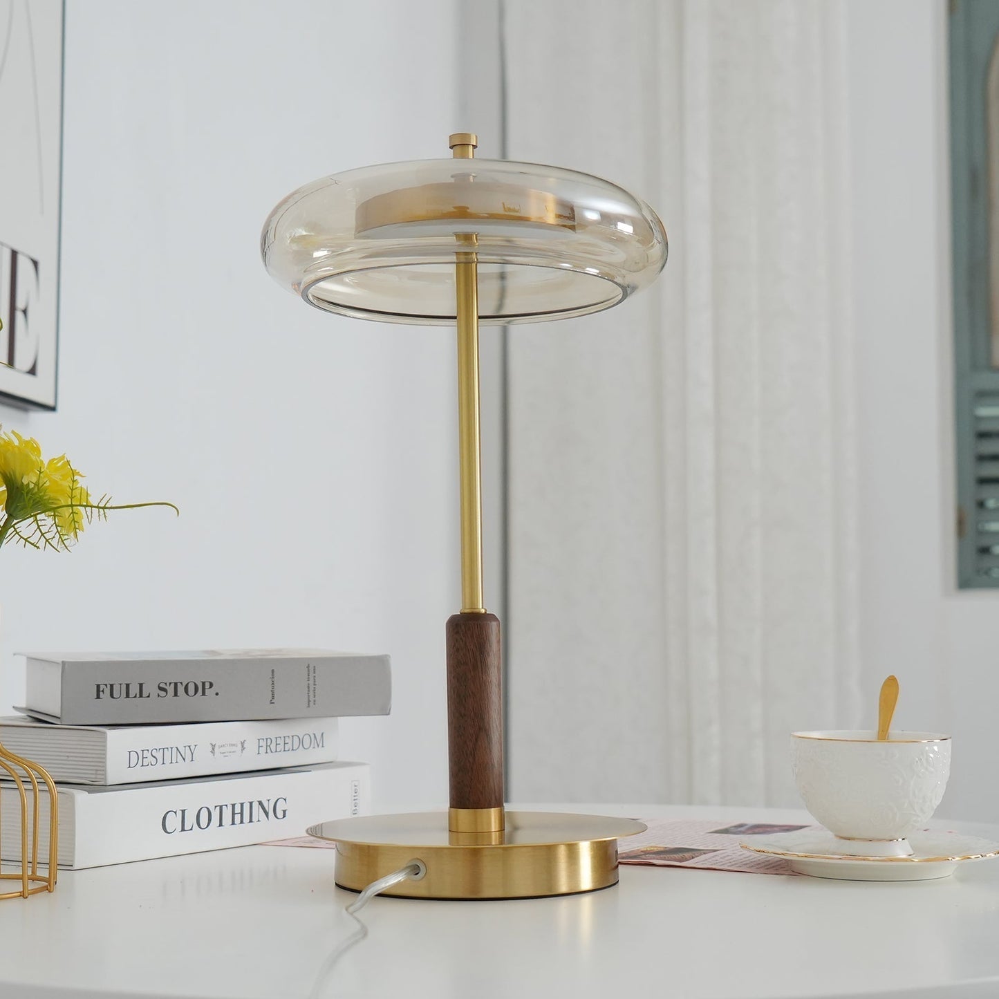 RondoLeuchte: Elegante Tischlampe mit integriertem LED-Licht