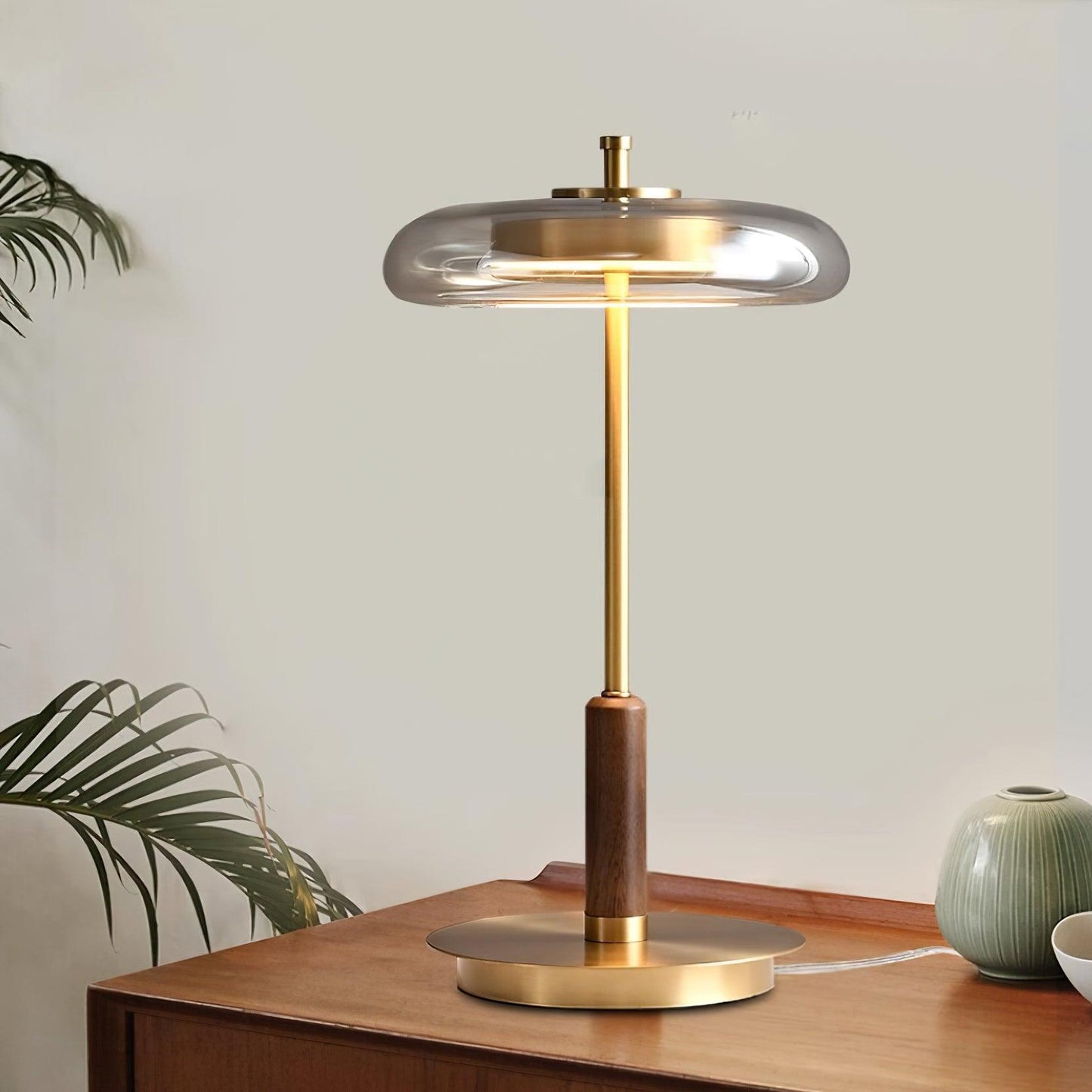 RondoLeuchte: Elegante Tischlampe mit integriertem LED-Licht