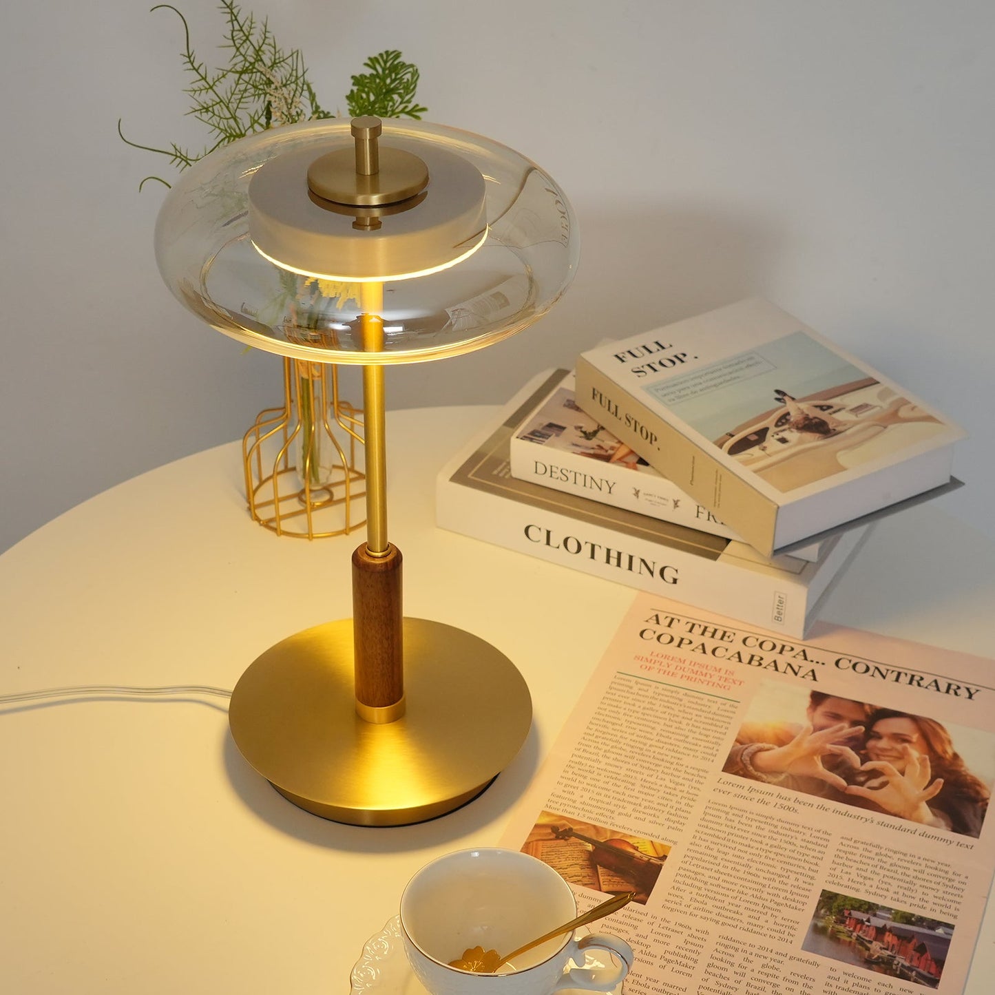 RondoLeuchte: Elegante Tischlampe mit integriertem LED-Licht