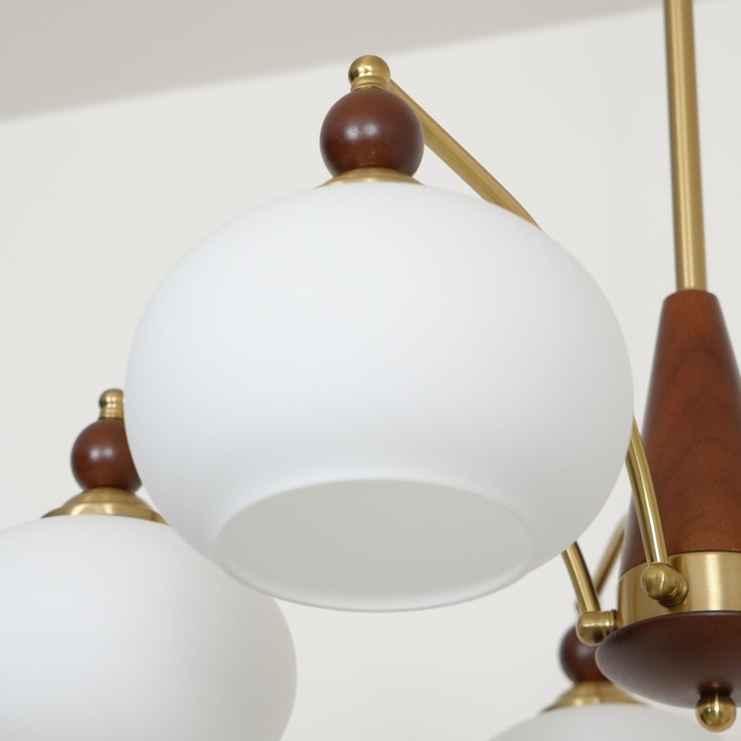 Künstlerische Kronleuchter-Pendelleuchte im Retro-Stil