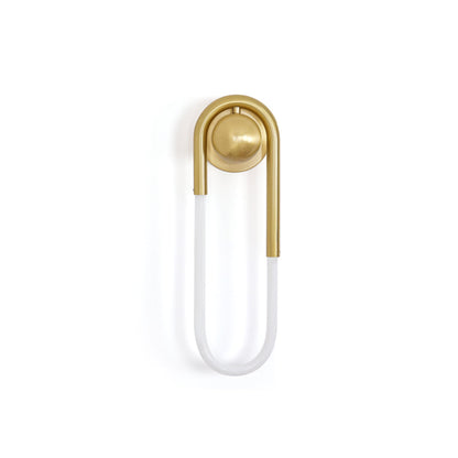 Minimalistische Wandleuchte im Loop-Design