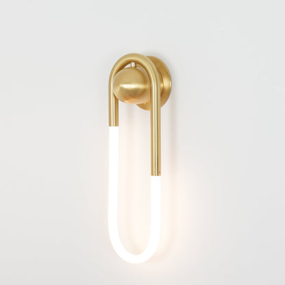 Minimalistische Wandleuchte im Loop-Design