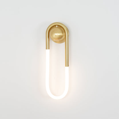 Minimalistische Wandleuchte im Loop-Design