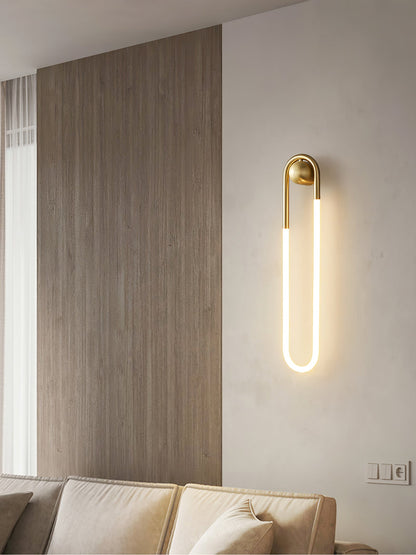 Minimalistische Wandleuchte im Loop-Design