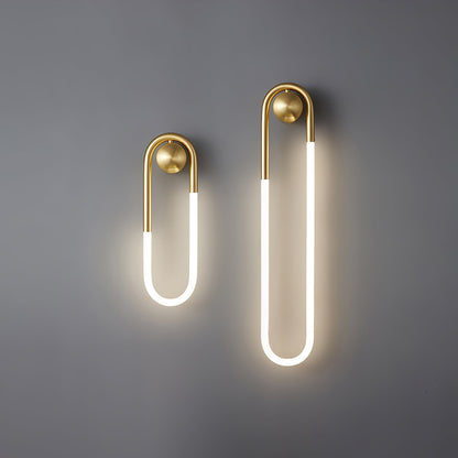 Minimalistische Wandleuchte im Loop-Design
