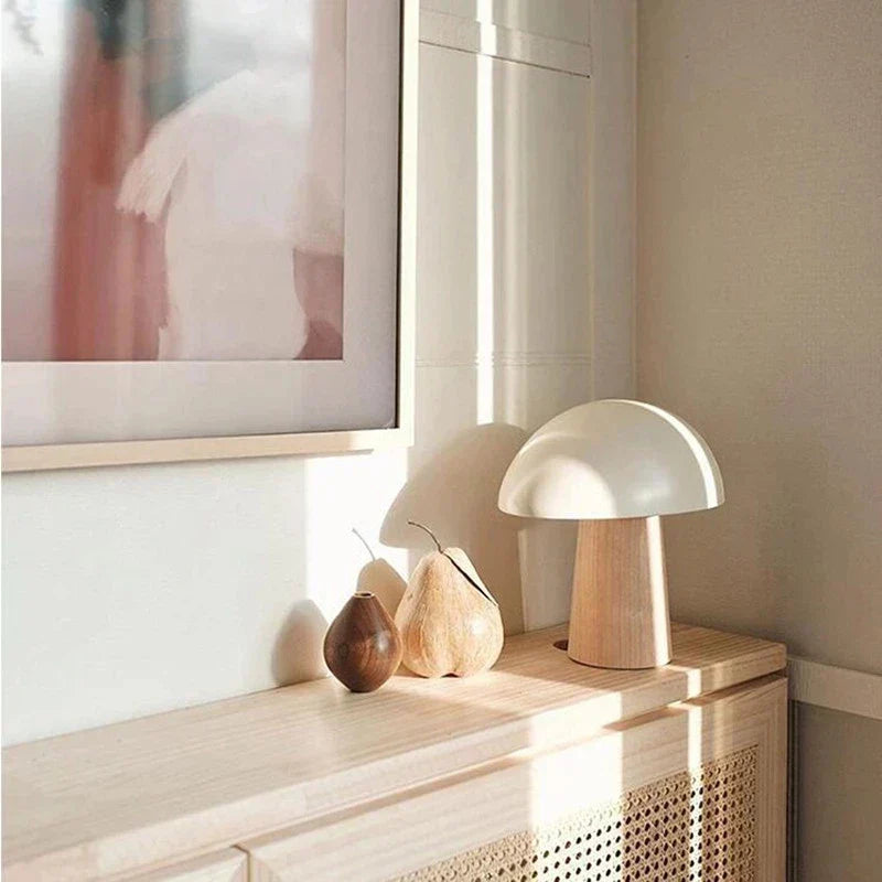 JunoLeuchte: Moderne Tischlampe mit skandinavischem Charme