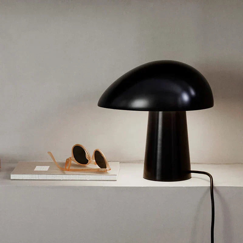 JunoLeuchte: Moderne Tischlampe mit skandinavischem Charme