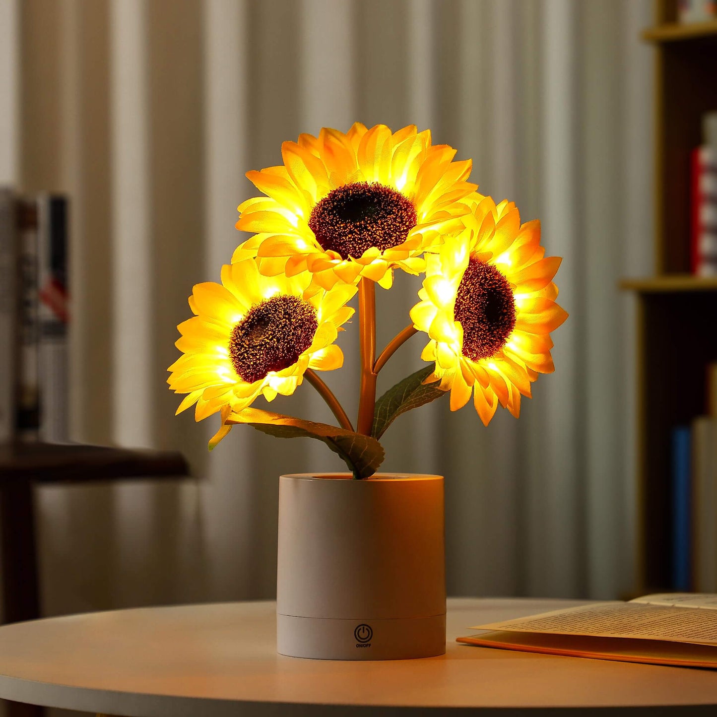 SonneBlüte: Verspielte Tischlampe in Sonnenblumenform