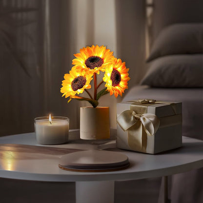 SonneBlüte: Verspielte Tischlampe in Sonnenblumenform