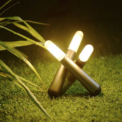 Leuchtstab: Minimalistische, Kabellose LED Tischlampe im Stab Entwurf