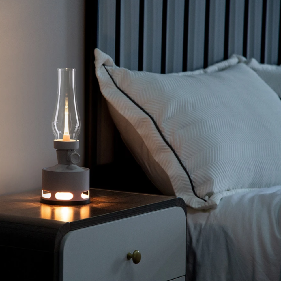 LaternenLeuchten: Vintage-inspirierte LED-Laterne mit warmem, flackerndem Licht