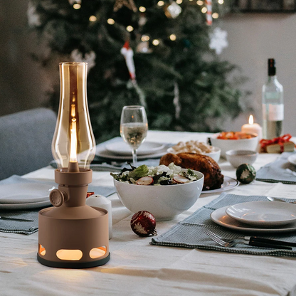 LaternenLeuchten: Vintage-inspirierte LED-Laterne mit warmem, flackerndem Licht