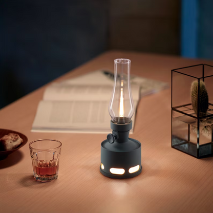LaternenLeuchten: Vintage-inspirierte LED-Laterne mit warmem, flackerndem Licht