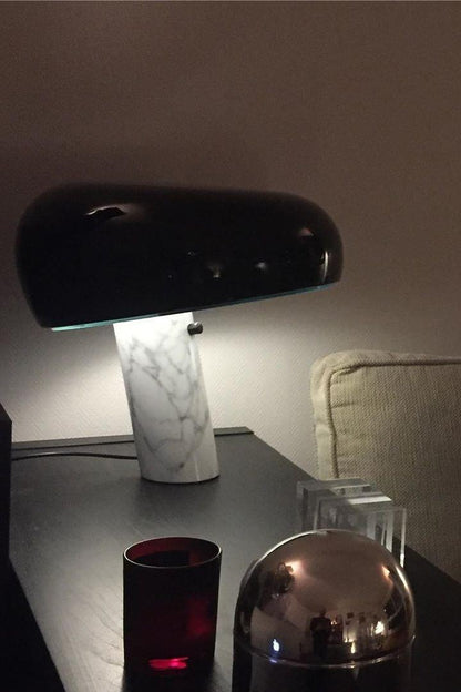 SteinLumina: Tischlampe mit Edlem Marmorsockel