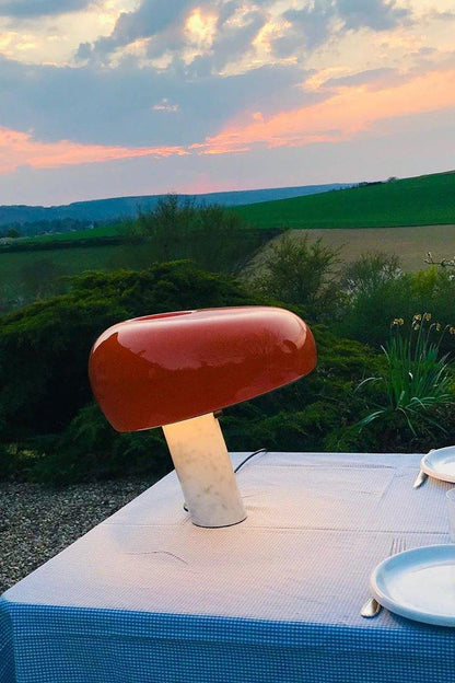 SteinLumina: Tischlampe mit Edlem Marmorsockel